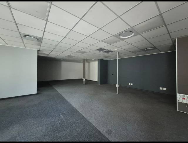 1,201M² OFFICE TO LET IN WAVERLEY